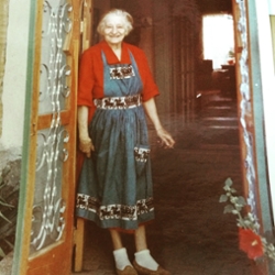 Frieda Lawrence at home